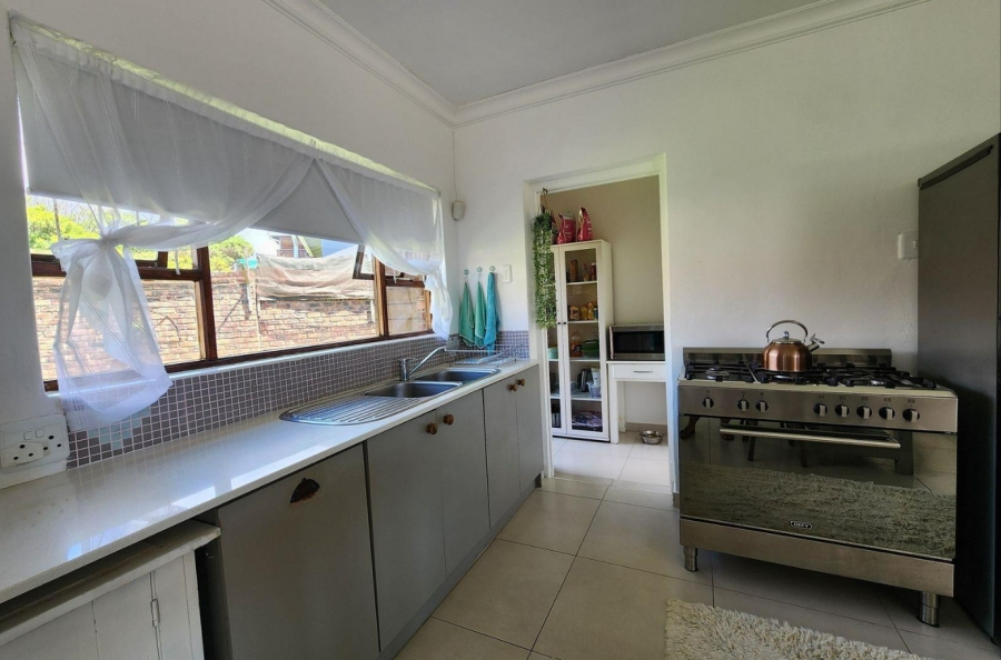 3 Bedroom Property for Sale in Wavecrest Eastern Cape